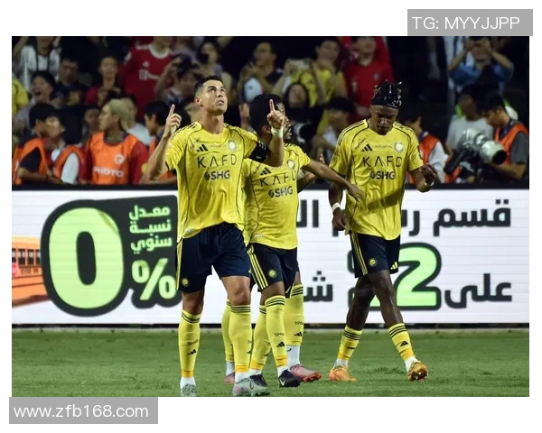 沙特足球明星的崛起与成就探索，谁是最闪耀的球场之星